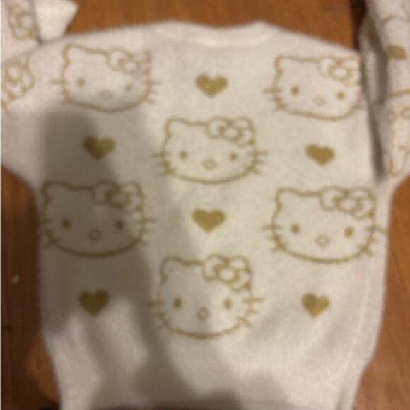 Hello kitty sweater size 4/5 - Picture 3 of 4